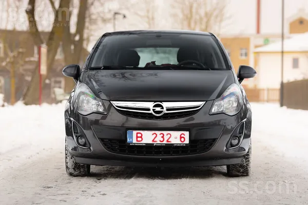 Opel Opel Corsa Facelift modelis benzīns mehanika no Nī