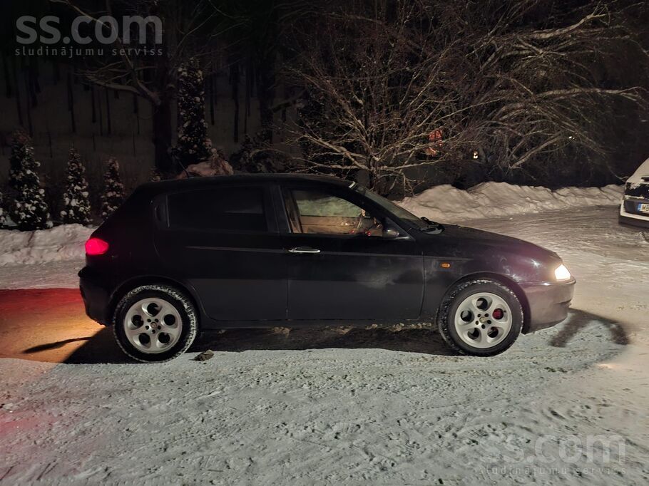 Alfa-romeo Tiek pārdota Alfa Romeo 147. Bez tehniskās apskate