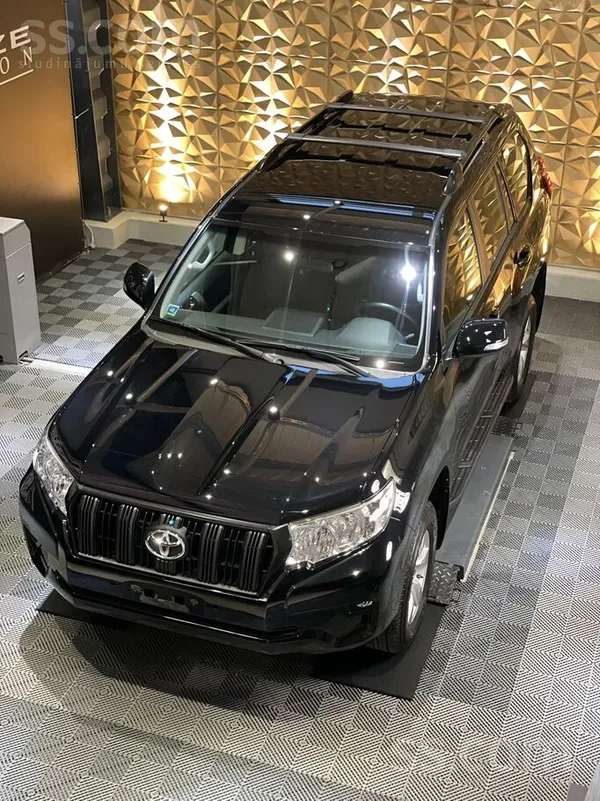 Toyota Pārdod Toyota Land Cruiser, 2020. gada izlaidums. 