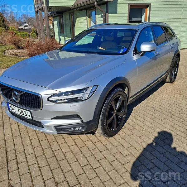 Volvo Pārdod Volvo V90 Cross Country D4 190zs. Ziemas ri
