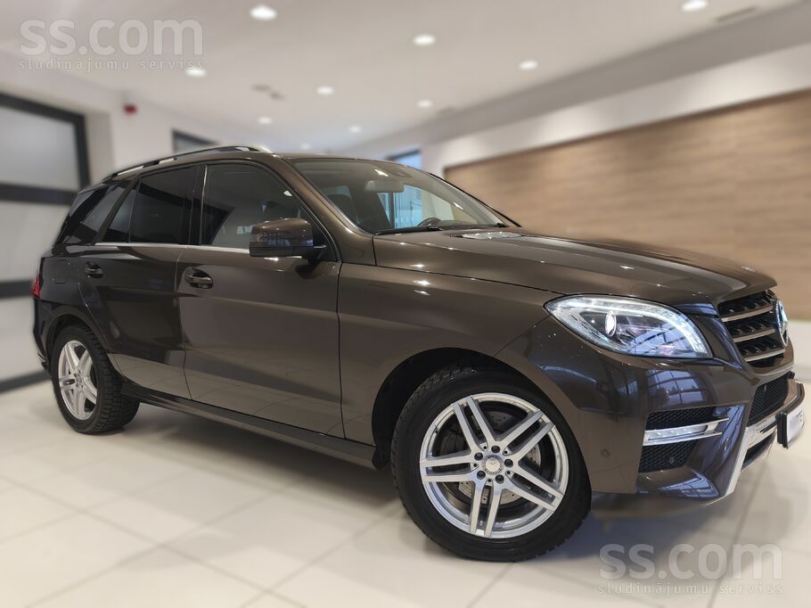 Mercedes Mercedes ML 350 190kW ar automātisko ātrumkārbu. 