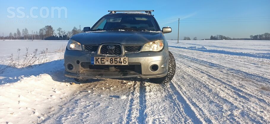 Tiek tirgota Subaru Impreza 4x4 ar pastāvīgo pilnpiedziņu.
Lēta ekspluatāc