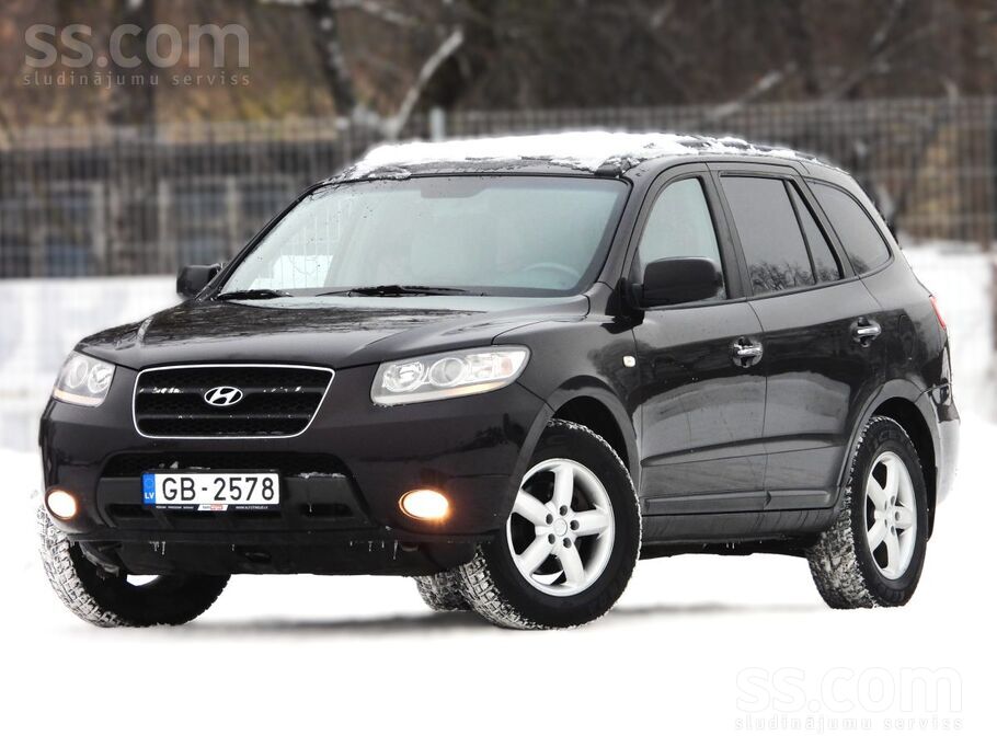 Hyundai Hyundai Santa-Fe ar 2.2 litru dīzeļdzinēju un auto