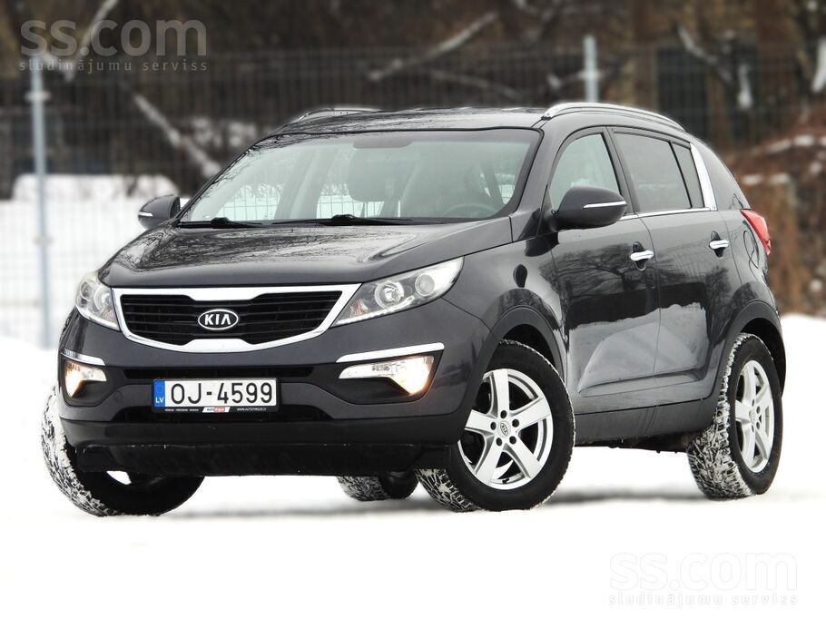 Kia Sportage ar 1.6 litru benzīna dzinēju un manuālo transmisiju.
Ekonom
