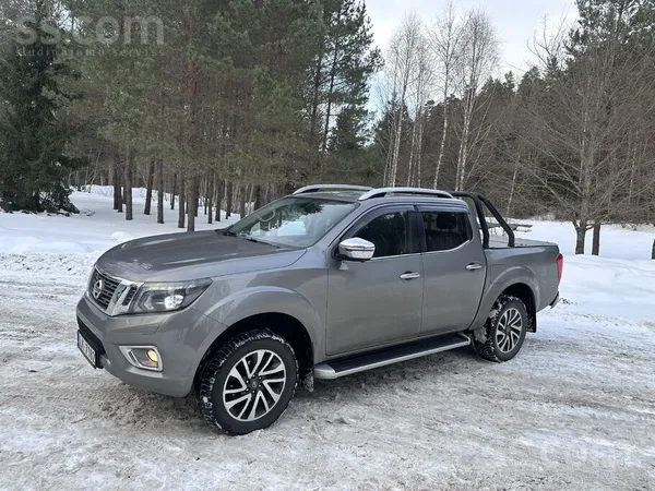 Nissan Pārdodu Nissan Navara 2017 gada, ir pa kadai švīka