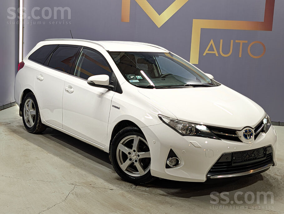 Toyota Toyota Auris 1.8 Hybrid Sports Touring, 2015, Supe