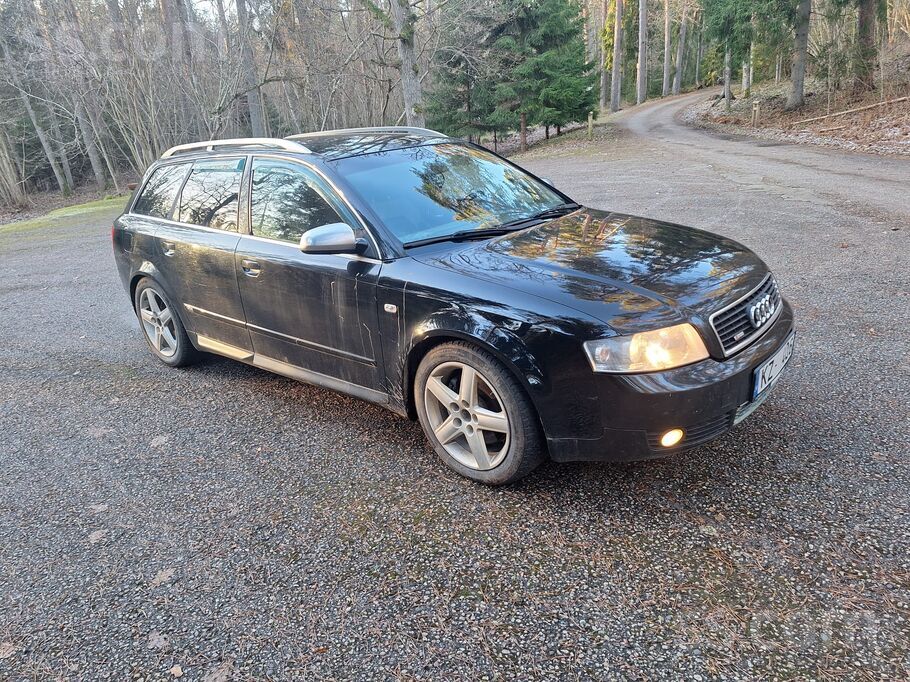Audi Pārdod Audi A4 labā stāvoklī. 