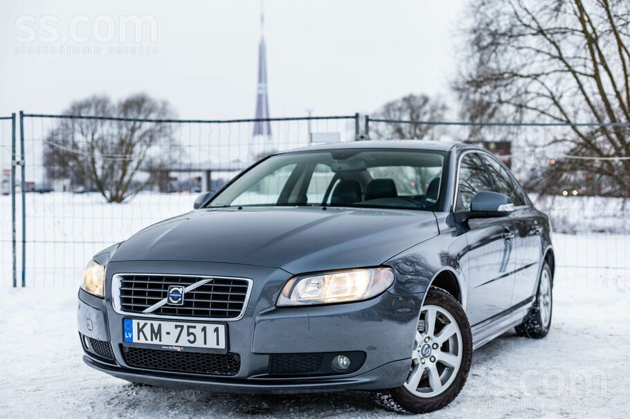 Volvo Volvo S80 ar 2.4 dīzeļdzinēju un manuālo ātrumkārb