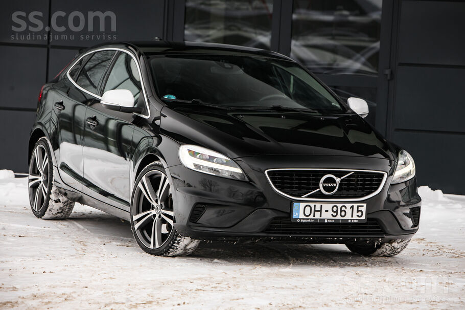 Volvo Volvo v40 R-Design 2.0d D4 (140Kw/190Zs) Automāts 