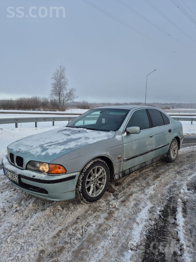BMW Jāmaina reika un aizmugurejam durvīm ručka. Nonemt