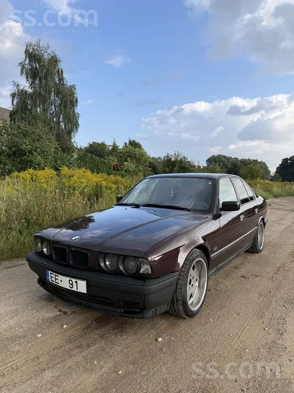 BMW Mirkļa vājumā pārdodu labu E34 ar 4.0 V8 dzinēju. 