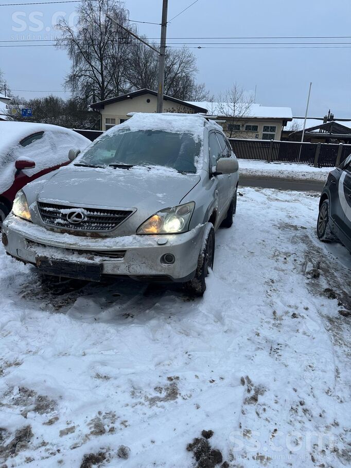 Lexus Tiek pārdots Rx400H. 