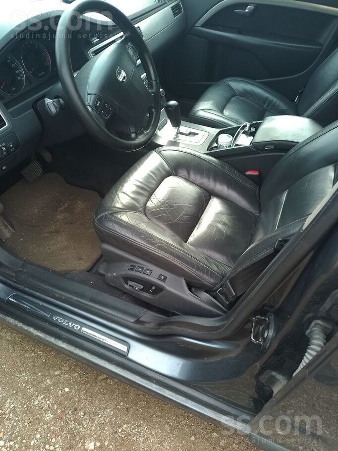 Volvo s80 2.4 D5 136 кВт ремень Грм помпа 12000 назад. установлены новые стё