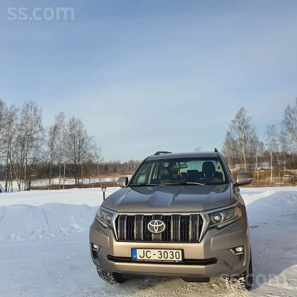 Toyota Uzņēmums pārdod auto. Kopts, ir veikta pretrūsas a