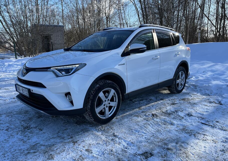 Toyota Rav4 2.5 Hybrid Premium, 2017. decembris.
Oriģinālais nobraukums.