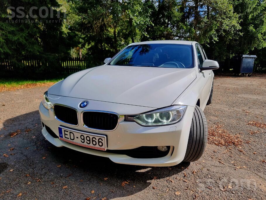 BMW Pārdodu koptu BMW 3. sērijas sedanu (F30). Auto pē