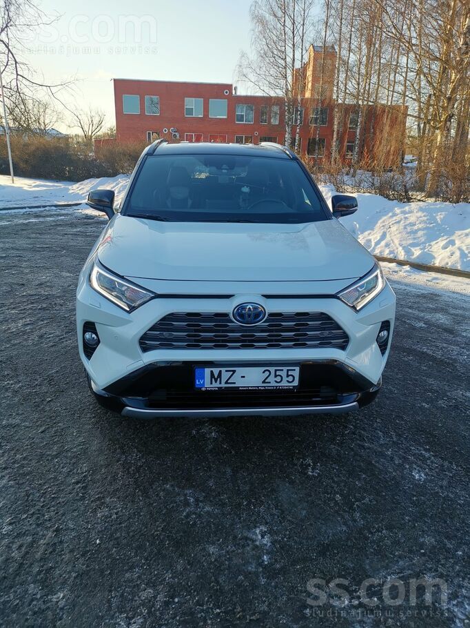 Toyota Īpašnieks pārdod Toyota Rav4, 2021. gada izlaidums