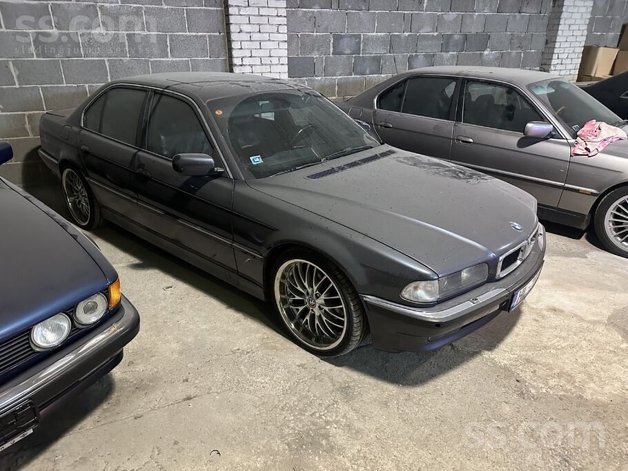 BMW E38 740 m62b44.