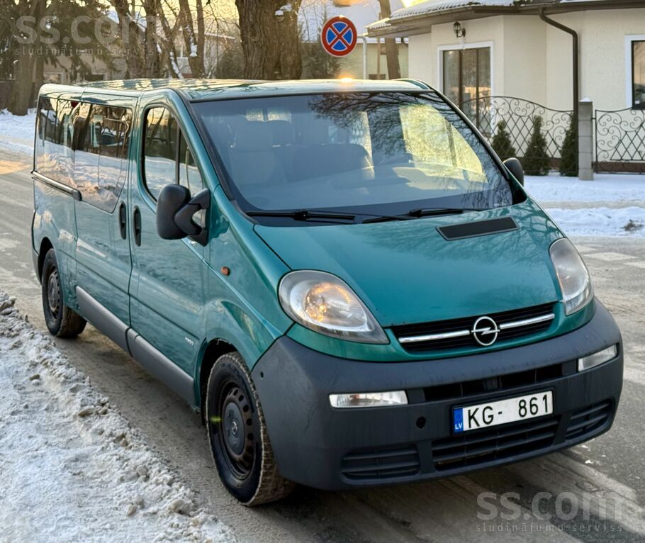 Opel Vivaro, vieglais pasažieru - 9 sēdvietas. 1.9L, 74kw dīzelis ar 6pak. M