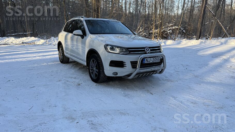 Volkswagen Padodu vw Touareg ar 3.0 dīzeļmotoru un automātisk