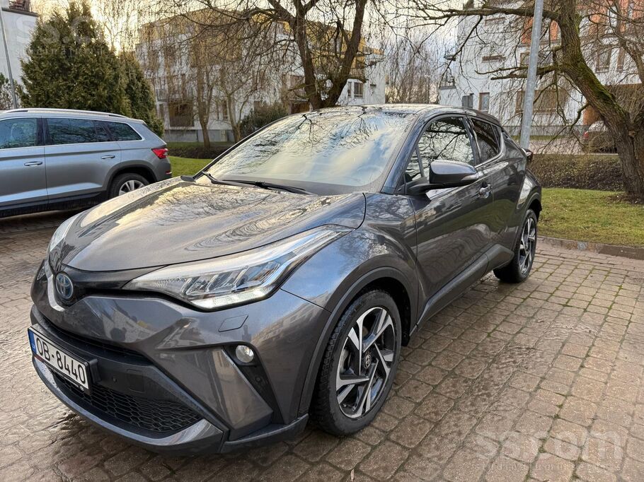 Toyota Pārdodu Toyota C-Hr, 1.8 hibrīds. Auto labā tehnis