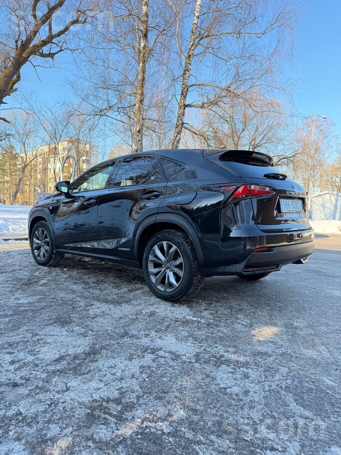 F Sport modelis, auto ir ideālā tehniskā un vizuālā stāvoklī, auto neprasa p