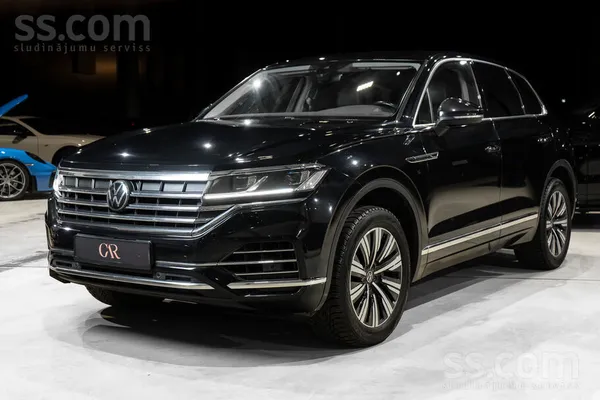 Volkswagen Pārdod Volkswagen Touareg. Labi aprīkots auto, pil