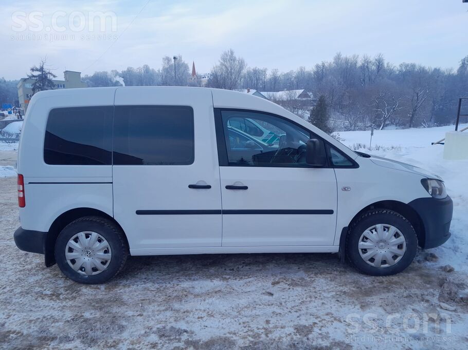 Автомобиль в отличном техническом и визуальном состоянии.
Машина полност