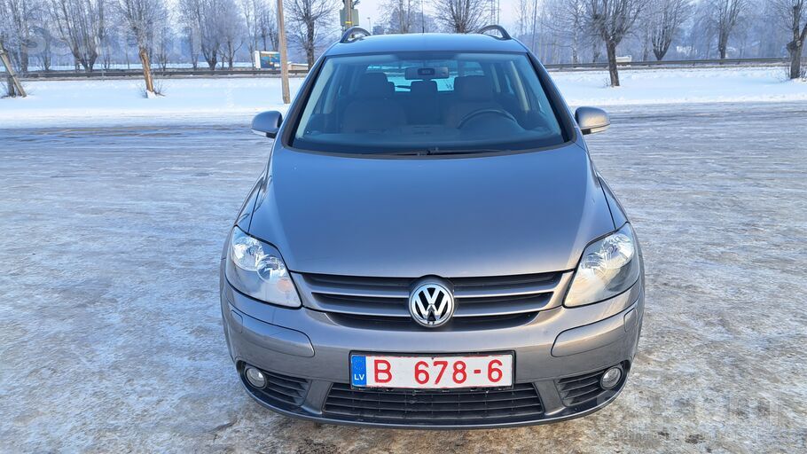 Volkswagen Tikko no Vācijas VW Golf Plus 1.6i (75kw) Vid pate