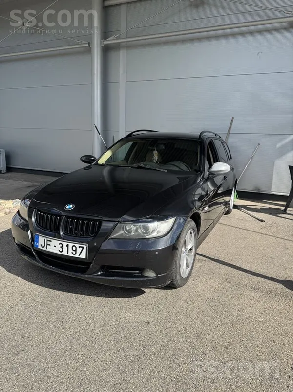 BMW Pardodu savu Bmw 320d 130kw ar jaunu skati