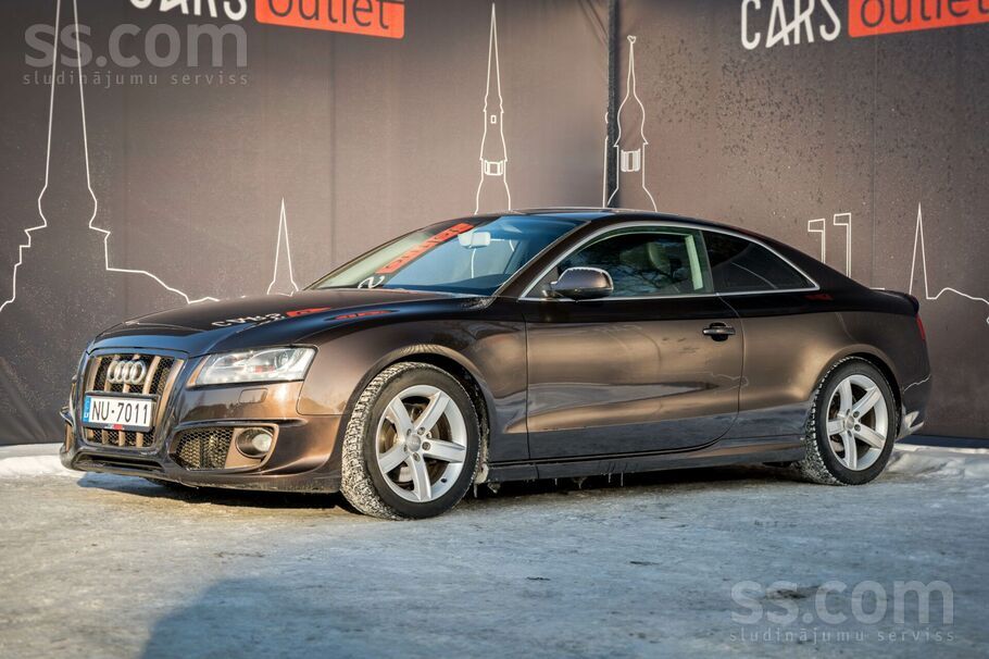 Audi Audi A5 ar 2.0 litru benzīndzinēju un manuālo tran