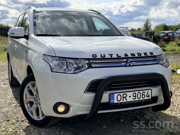 Mitsubishi Outlander - 1