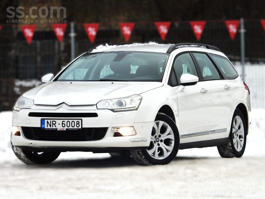 Citroen C5 ar 2.0 litru dīzeļa dzinēju un automātisko transmisiju.
Elega