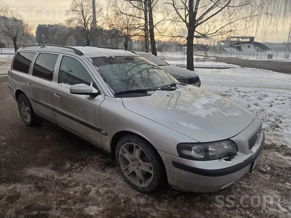 Volvo Pārdodu Volvo V70 – 2003. gads