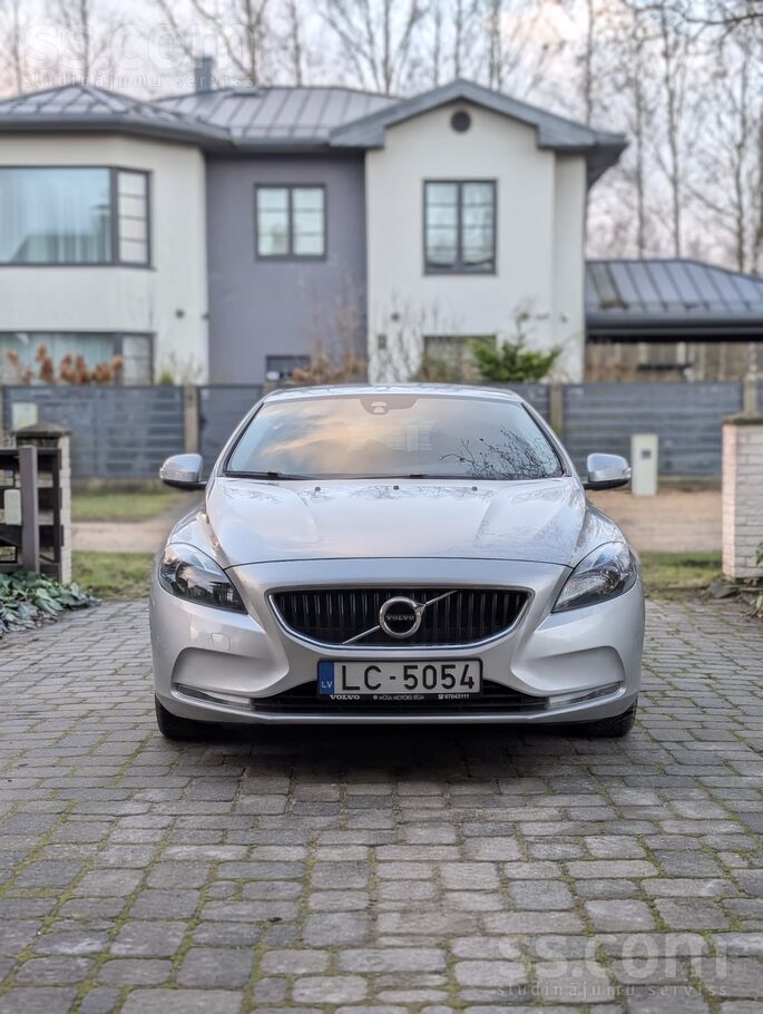 Volvo Volvo V40 D2 (2.0) dīzelis manuāls