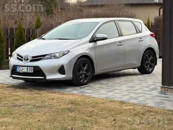 Toyota Pārdodu ļoti labu un ekonomisku dinamisku, auto, a