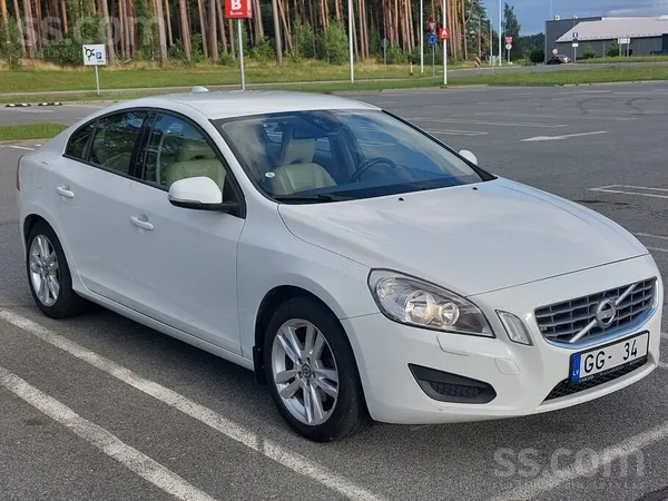 Volvo Pārdodu retas komplektācijas 2012.gada Volvo S60, 