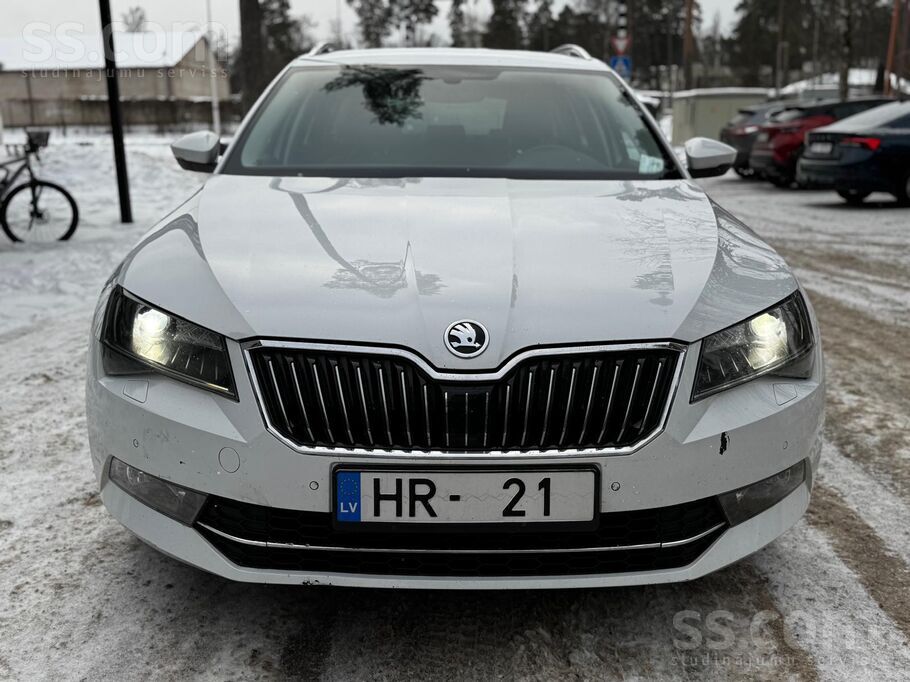 Sakarā ar jaunāka auto iegādi tiek tirgots uzticams Škoda Superb ar 2.0Tdi d