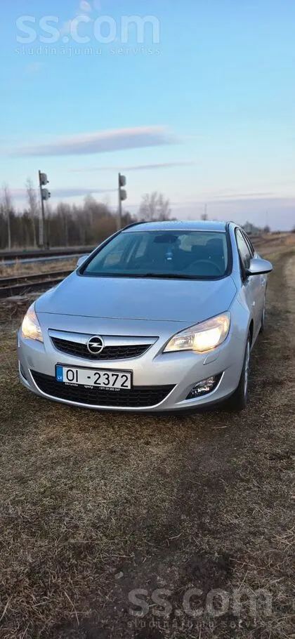 Opel Pārdodu labu un ekonomisku auto-Opel Astra Sport T