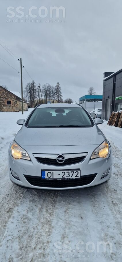 Opel Pārdodu labu un ekonomisku auto-Opel Astra Sport T