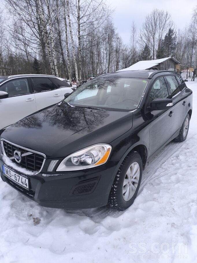 Volvo Pārdodu Volvo xc60 motors labais 5 cilindru. 120kw