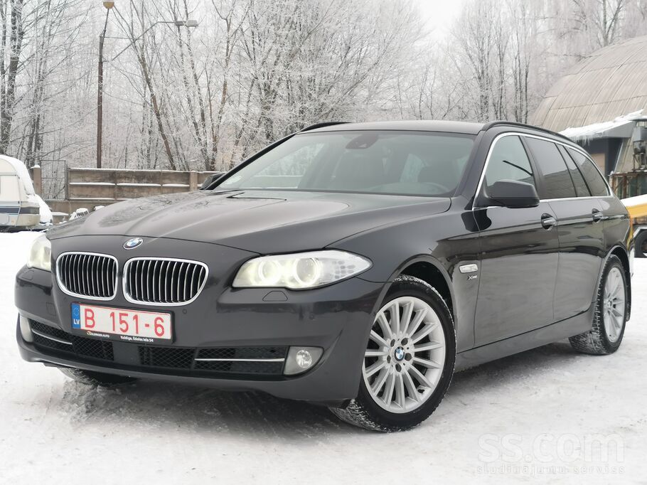 BMW Xdrive , hed-up projekcija, aktīvais kruīzs, zīmju