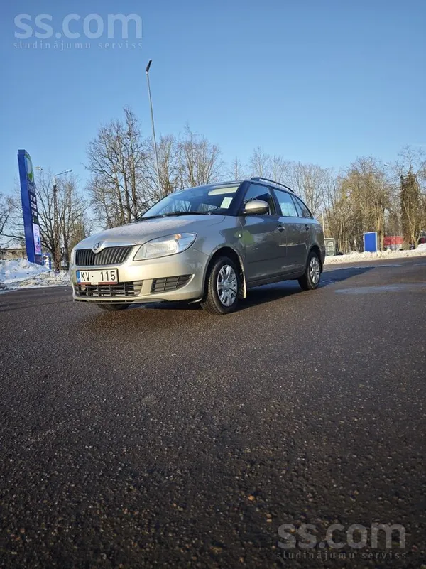 Skoda Pārdod Škoda fabia kombi. Ekanomisks auto. Automaš