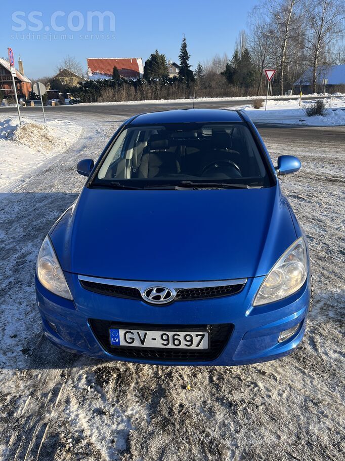 Hyundai Pārdodu 1, 6 l benzīna Hundai i30 . Motors un kārb