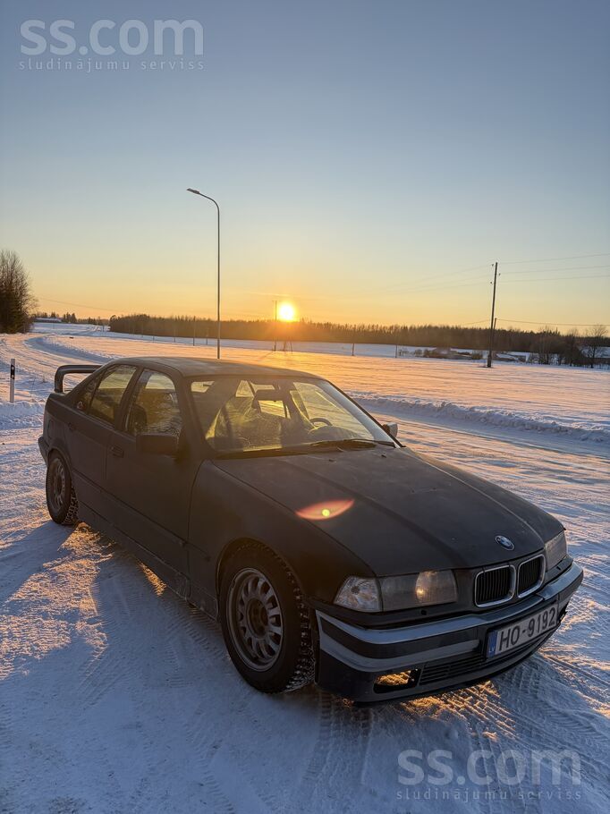 BMW Pārdodu e36 sedanu 1.6 automāts. Jauna tehniskā ap