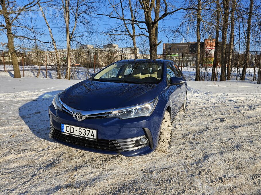 Sakarā ar jaunas mašīnas iegādi, pārdodu Toyota corolla 1.6 benzīns 97kW/132