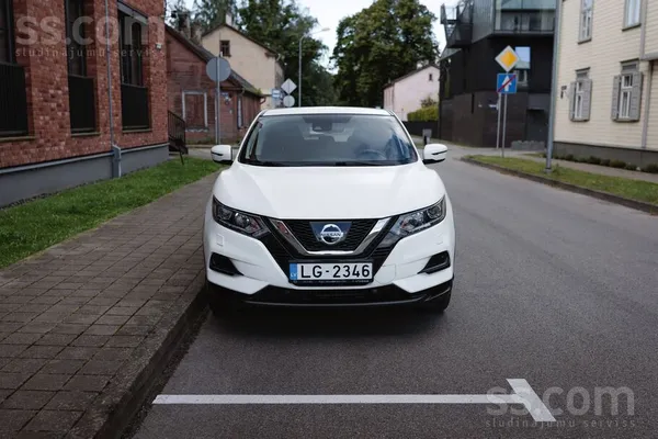 Nissan Pārdodu Nissan Qashqai, iegādātu Latvijā. 