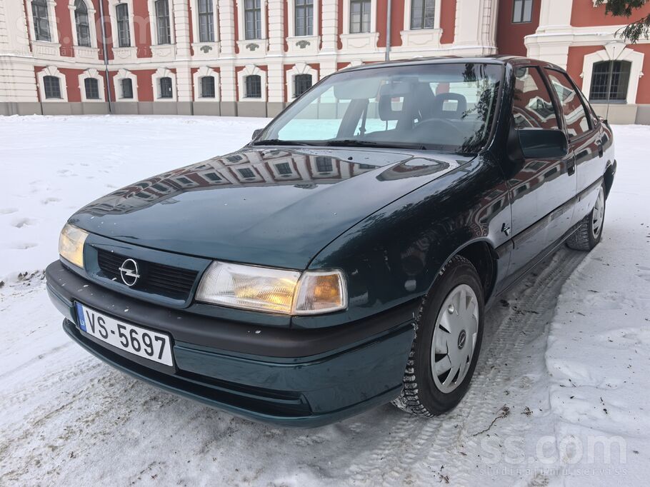 Pārdošanā Opel Vectra A, ar 1, 6 benzīna dzinēju. Nobraukums tikai 72 000 km