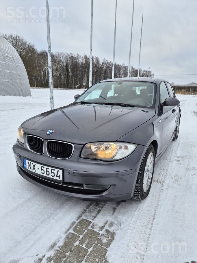 BMW Pārdodu BMW 118 2008. Gada. Pirms gada ievests no