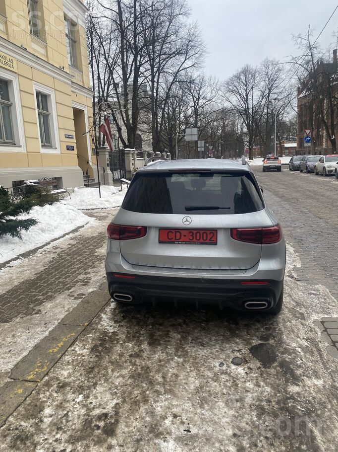 Mercedes-Benz – Amg Package – 20-Inch Special Alloy Wheels
Accident-Free